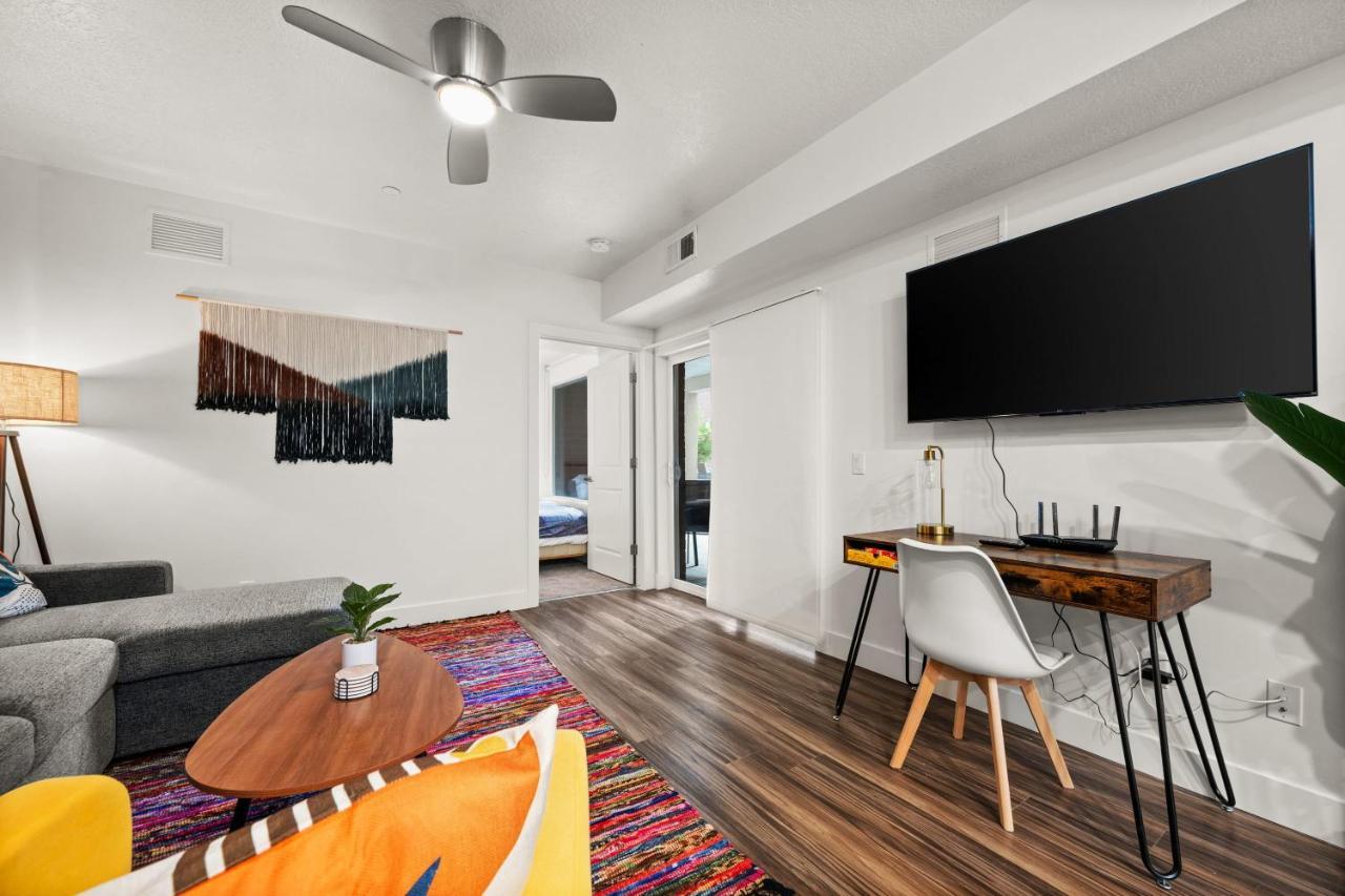 Sleek & Stylish Salt Apt Prime Loc