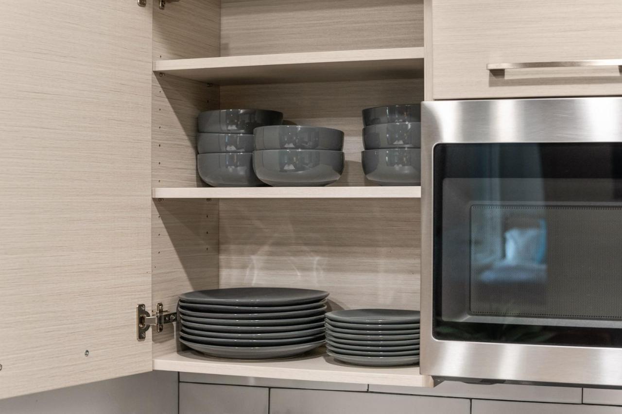 Sleek & Stylish Salt Apt Prime Loc Apartment
