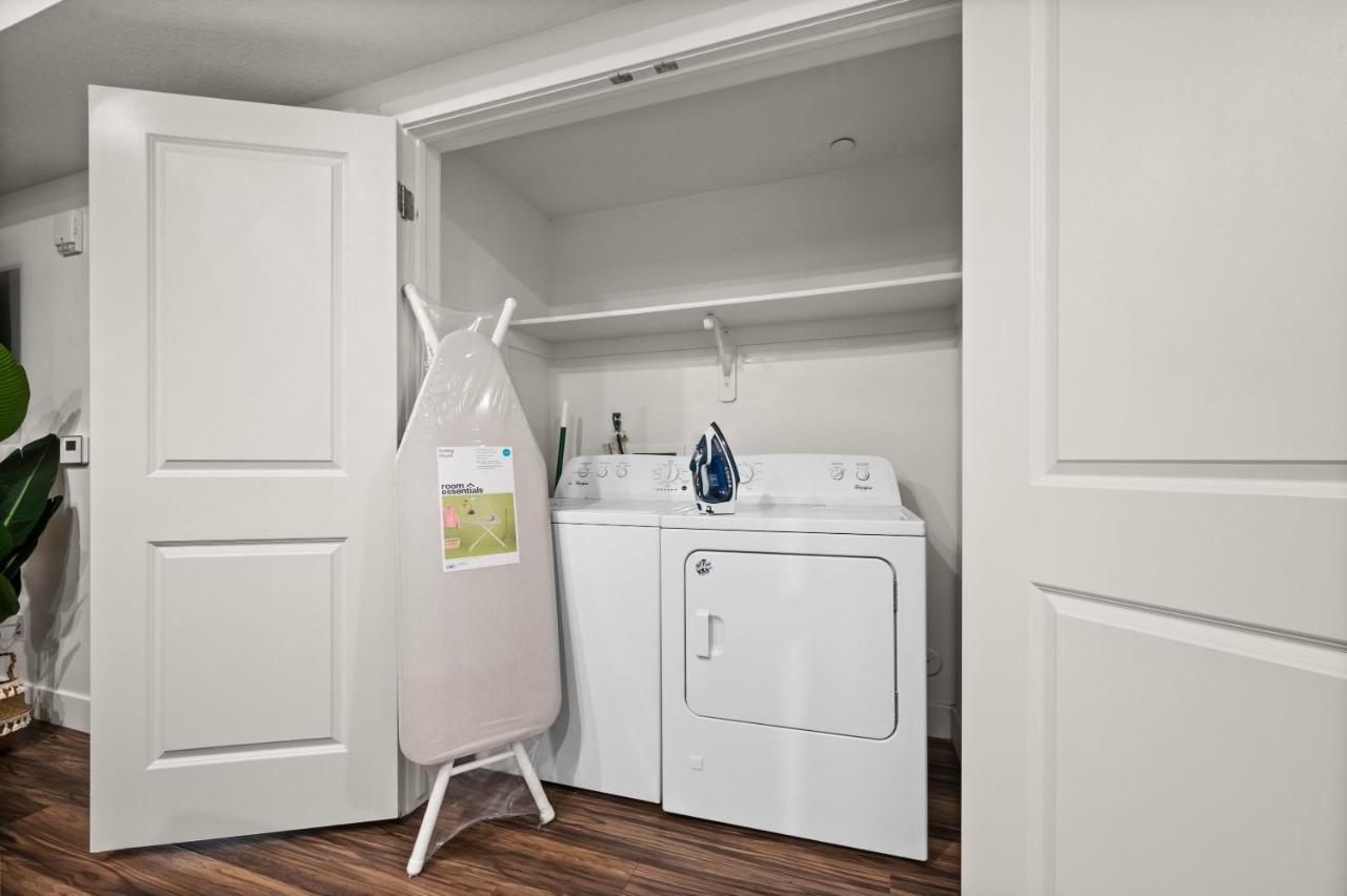Sleek & Stylish Salt Apt Prime Loc Apartment *