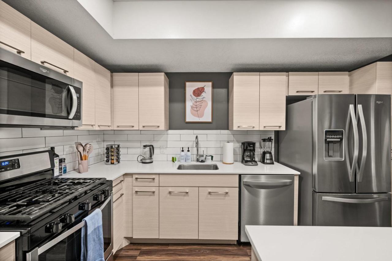 Sleek & Stylish Salt Apt Prime Loc Apartment *